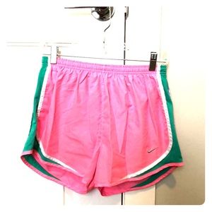 Women’s Nike Tempo Shorts Bright Pink Size M